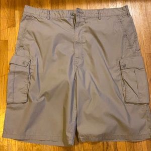 Levi’s cargo shorts size 42
